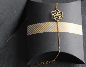 Bracelet fleur de lotus - Collection Poudre de Soleil Myo jewel- Bijoux - Laiton brut doré - Créatrice Nantes